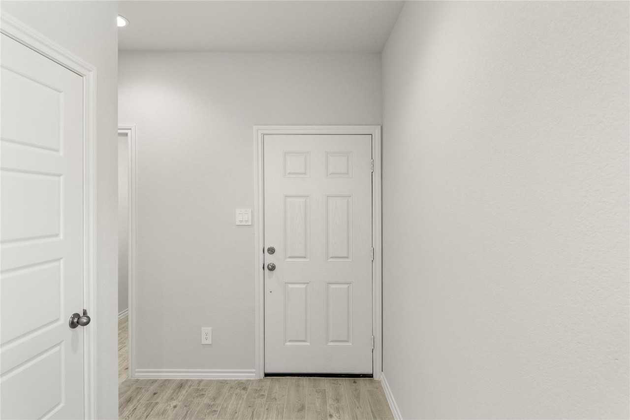 3105 Sedge Grass Dr - Photo 3 of 19
