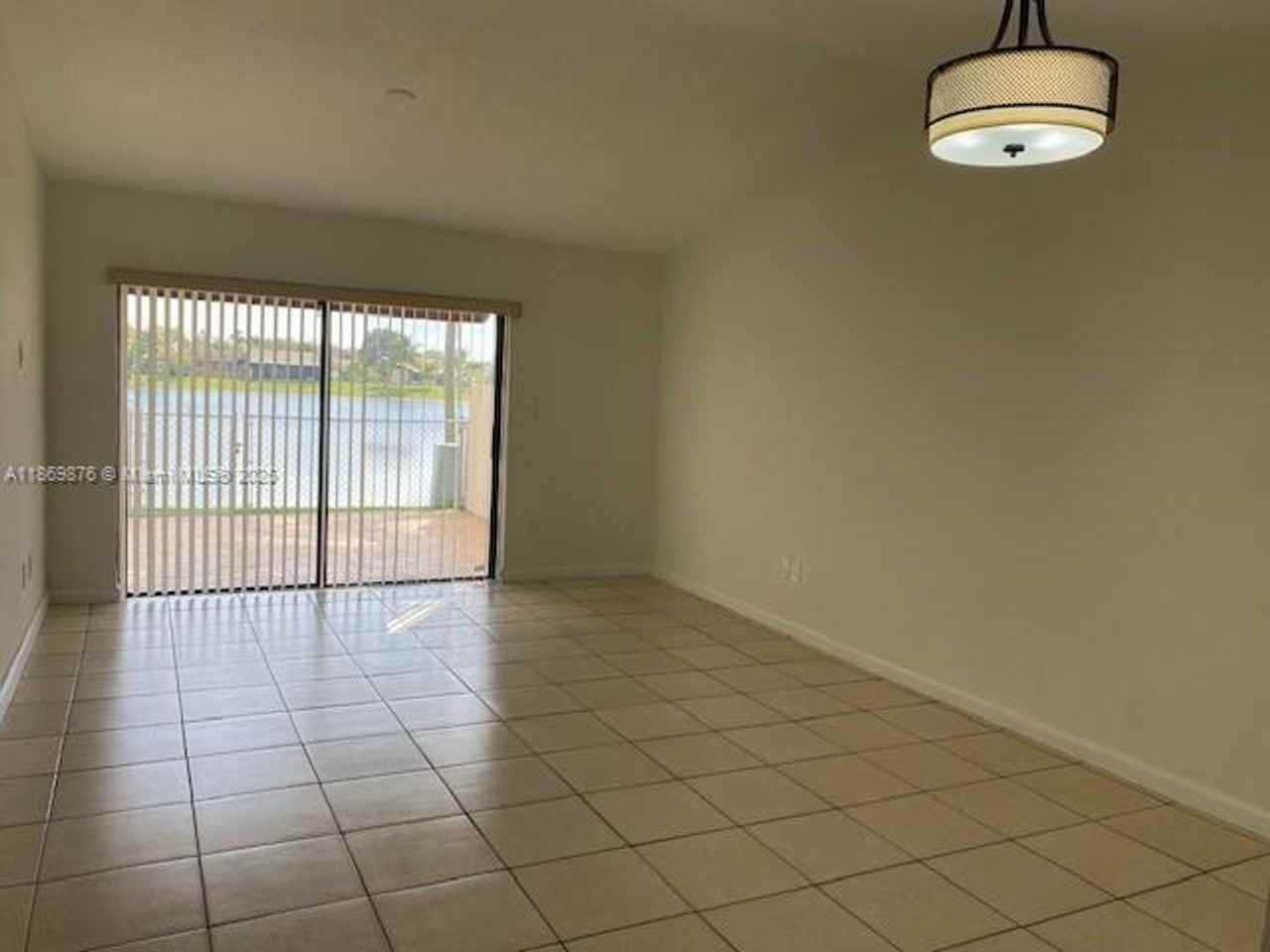 20756 Ne 5th Ct - Photo 3 of 11