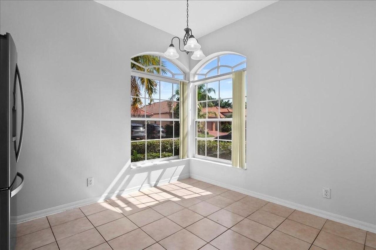 5143 Elpine Way - Photo 3 of 24