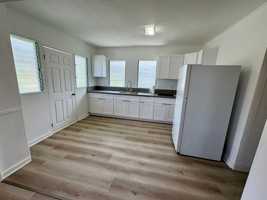 featured image of 1727 Mahani Loop