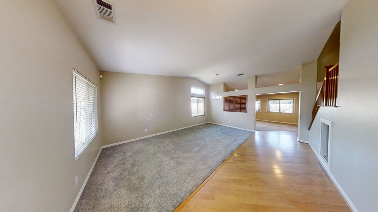 13506 Margaret Ln - Photo 4 of 37