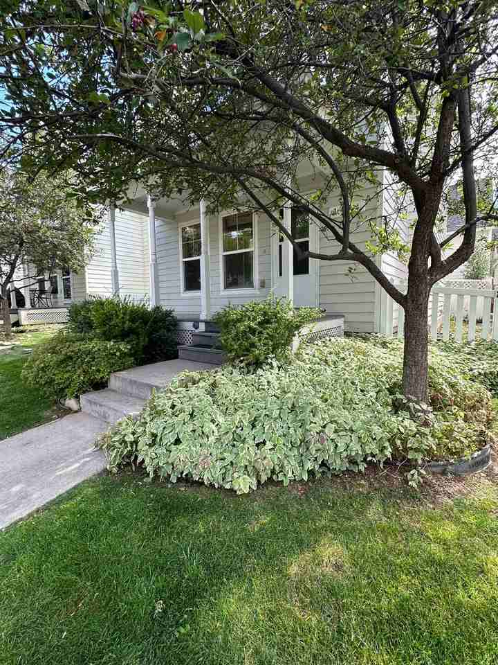 1454 Crawford Way - Photo 2 of 18