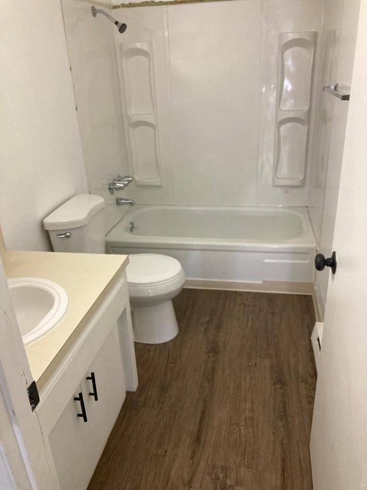 9120 Lawndale Avenue Southwest - Photo 3 of 13