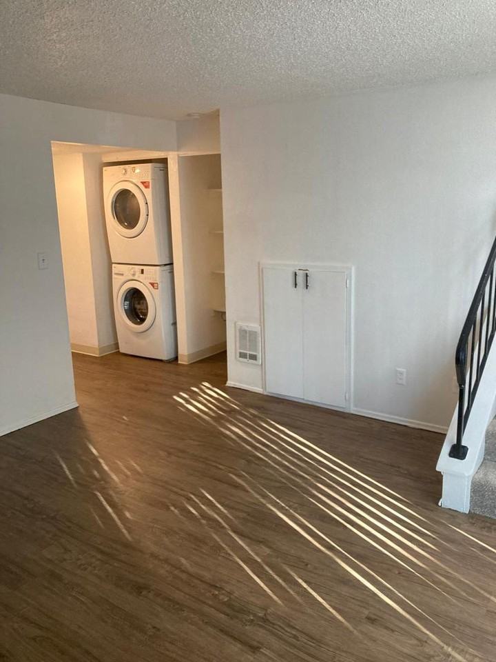 9120 Lawndale Avenue Southwest - Photo 5 of 13