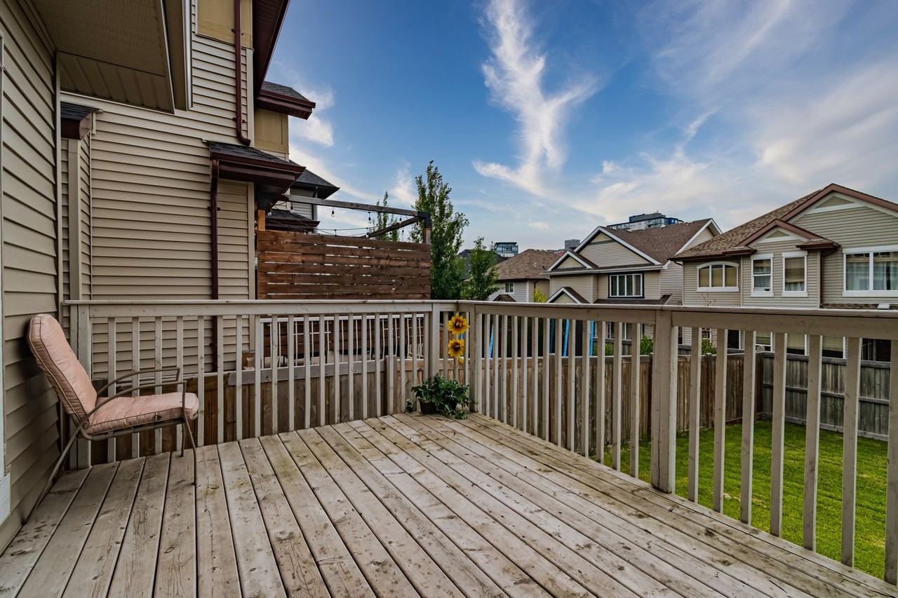 1348 Ainslie Wynd Southwest - Photo 3 of 32