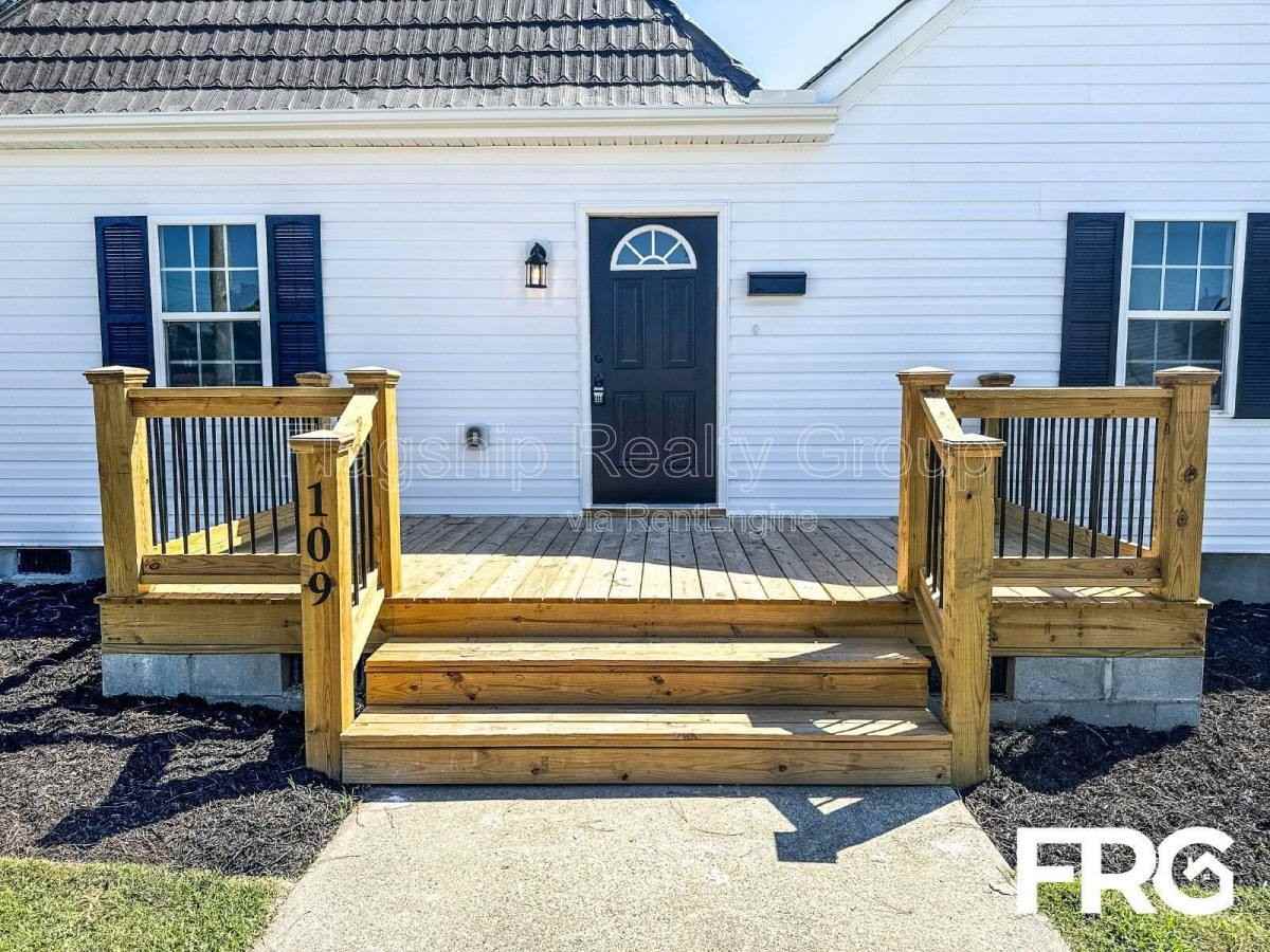 109 Se Railroad St - Photo 3 of 10