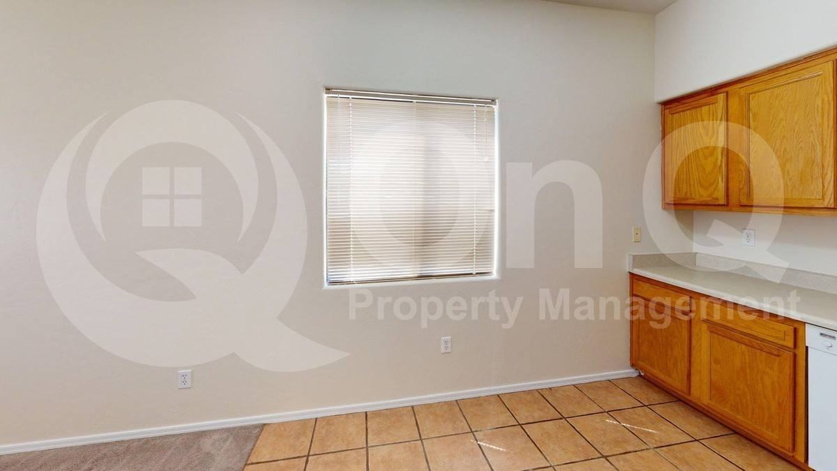 4009 North Stone Avenue #1 - Photo 3 of 10