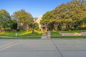 featured image of 1713 Broadmoor Dr