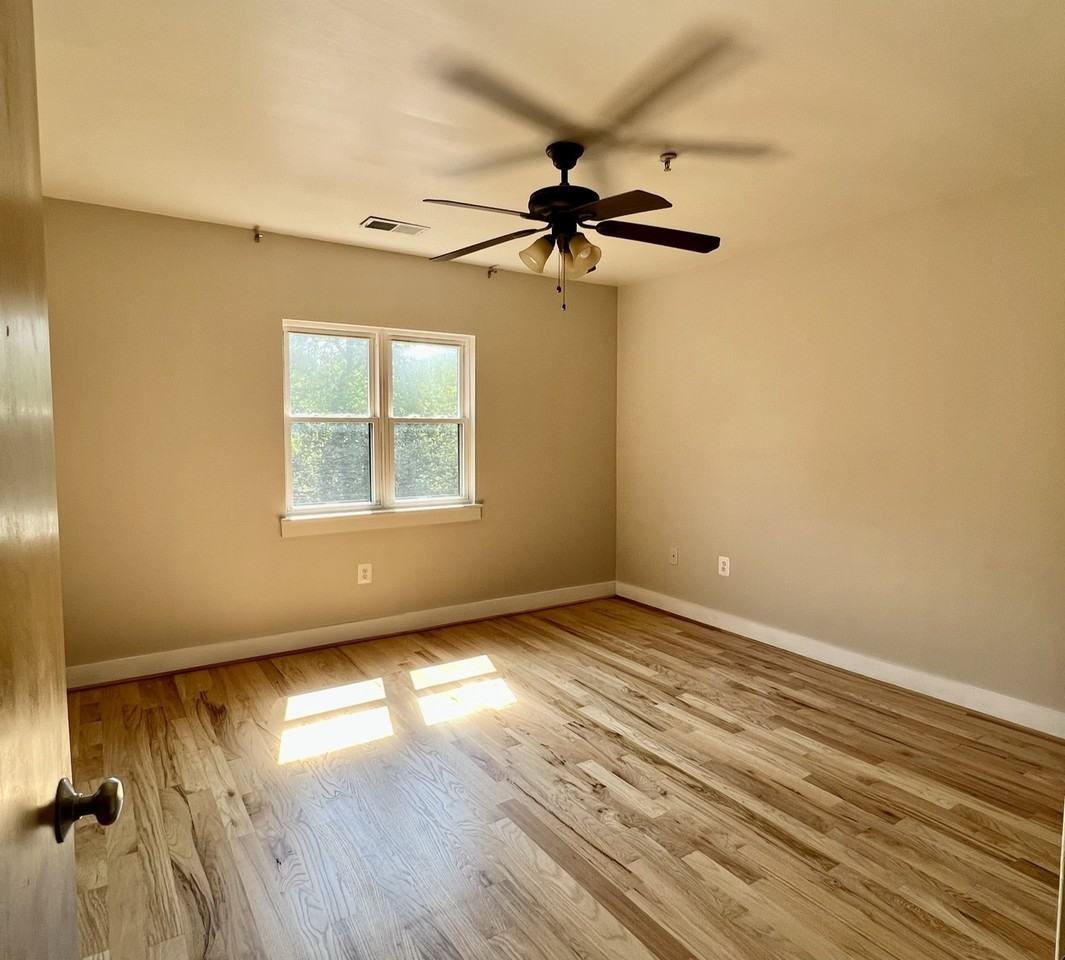 2615 4th St Nw #1 - Photo 3 of 22