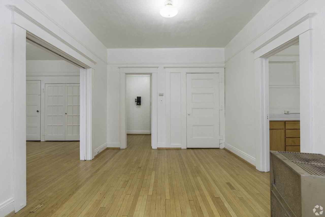 Clay & Tiffany - Photo 3 of 22