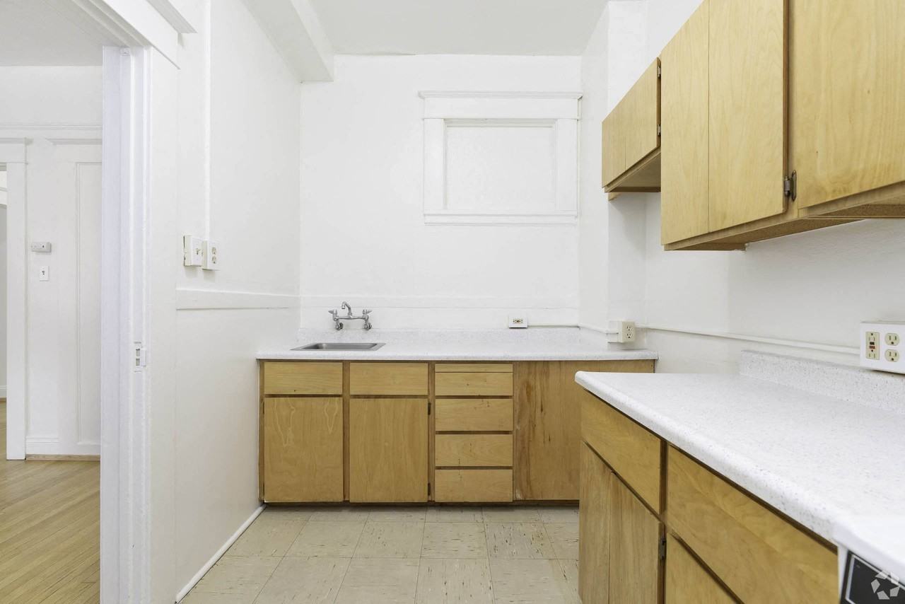 Clay & Tiffany - Photo 7 of 22