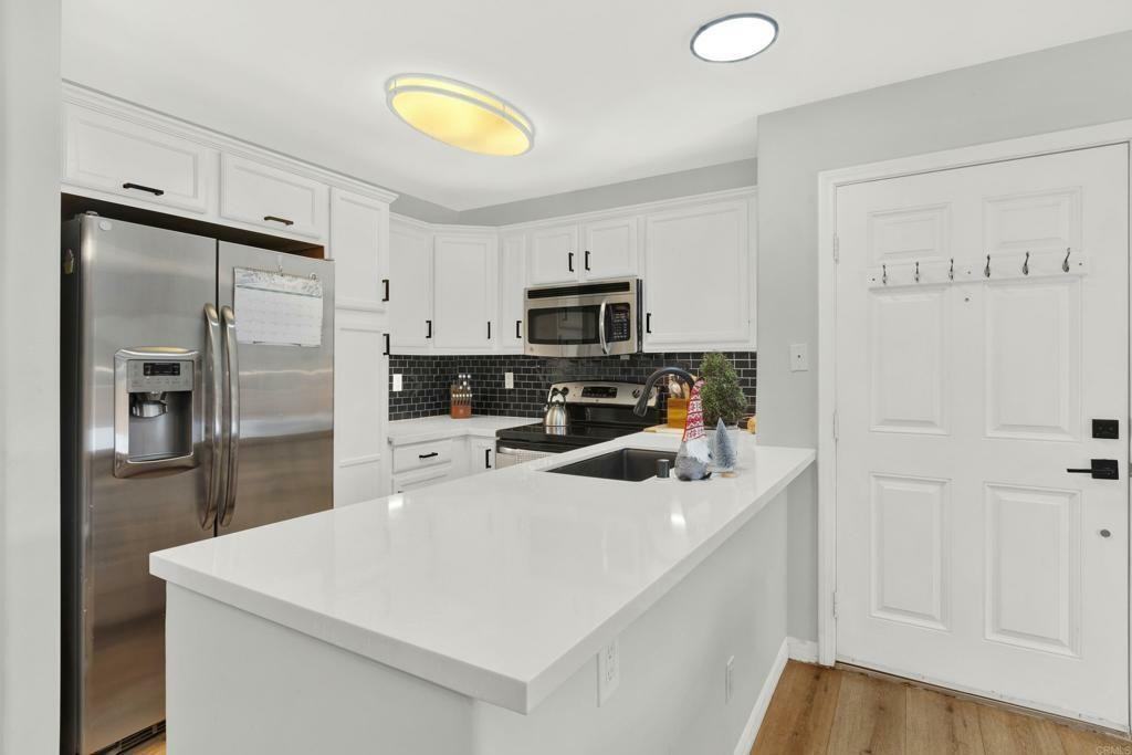 5252 Balboa Arms Dr #5252 - Photo 2 of 8