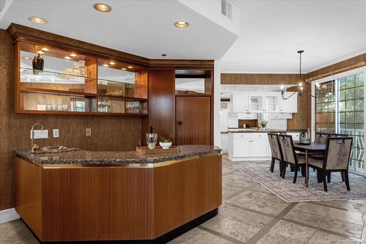 1110 W Ivanhoe Blvd #1110 - Photo 5 of 16