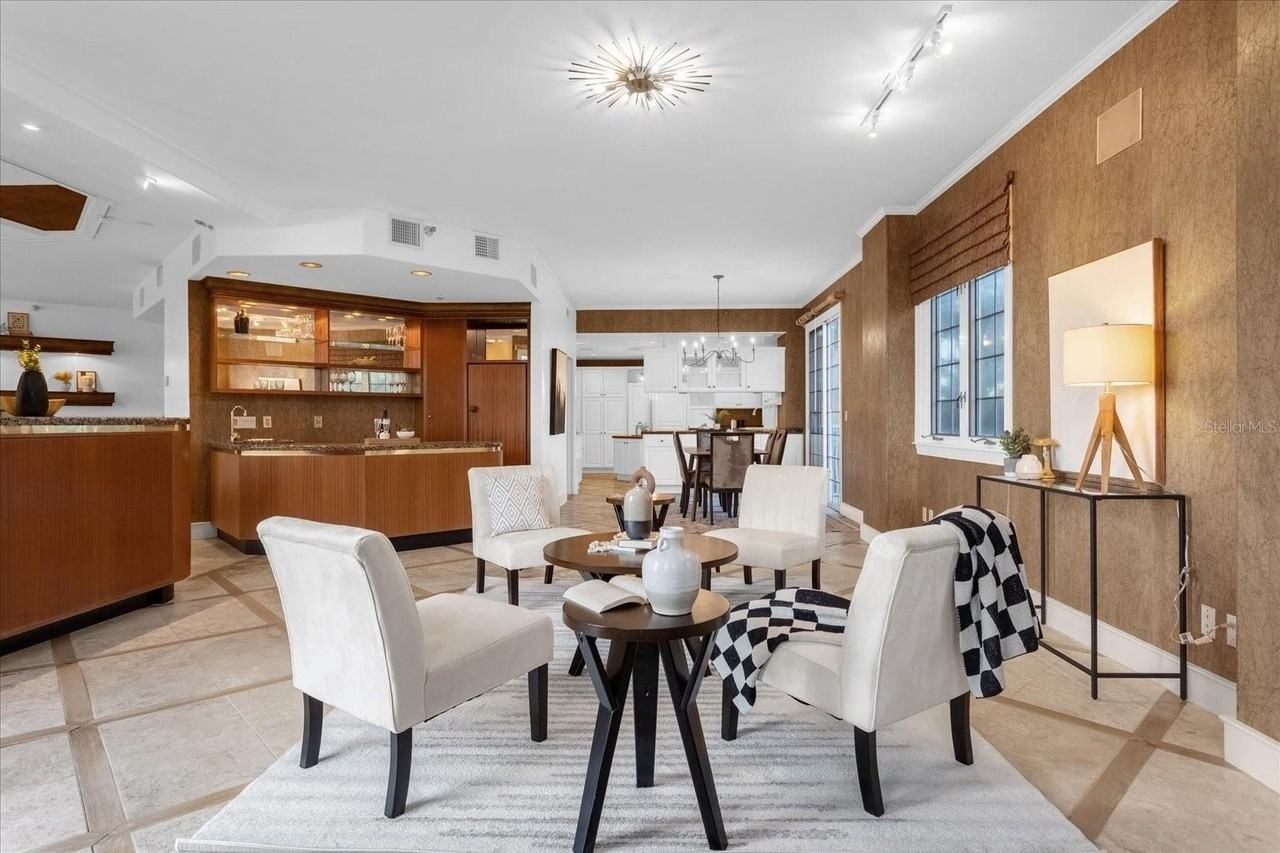 1110 W Ivanhoe Blvd #1110 - Photo 7 of 16