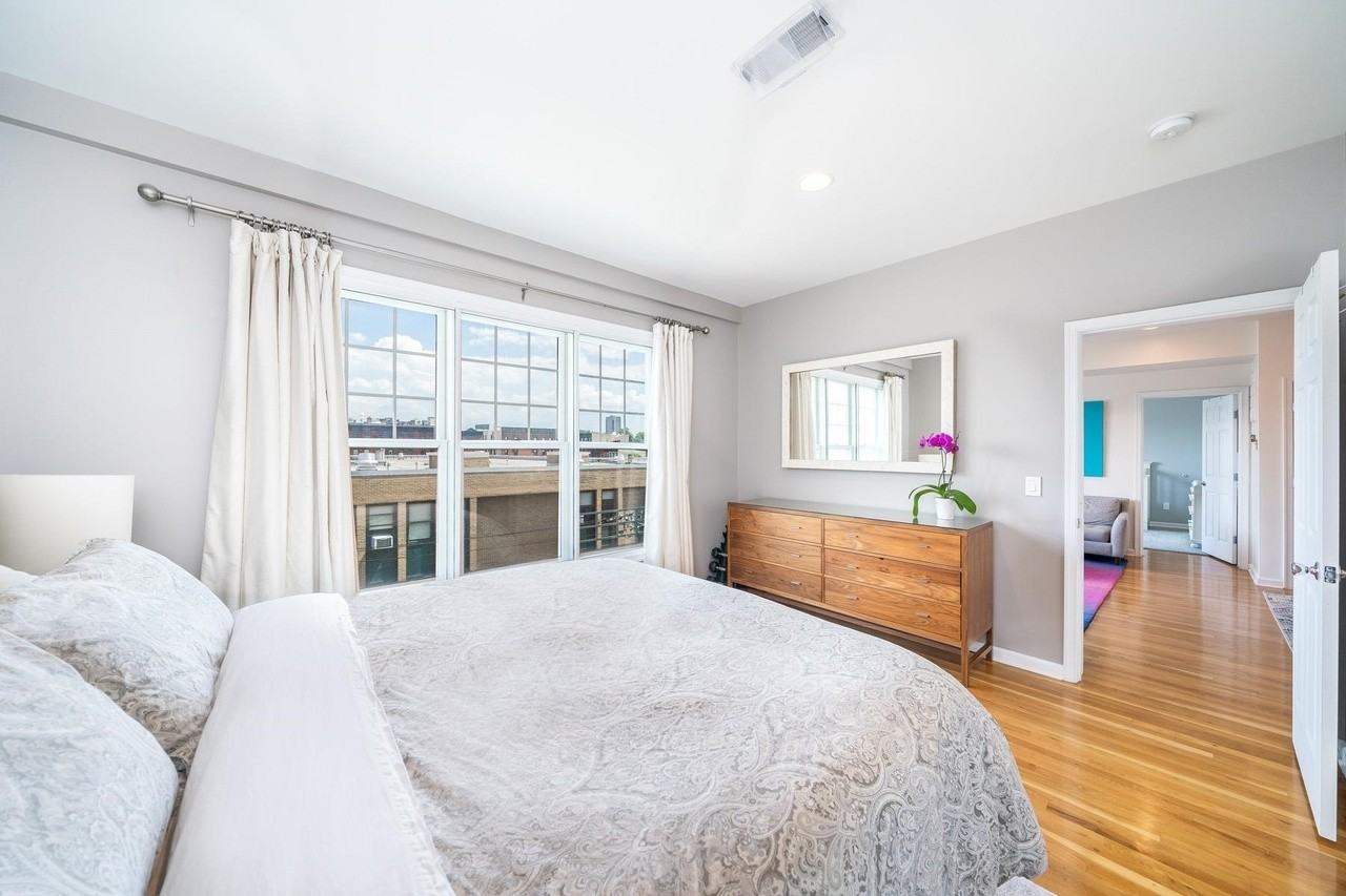 1120 Clinton St #1120 - Photo 2 of 11