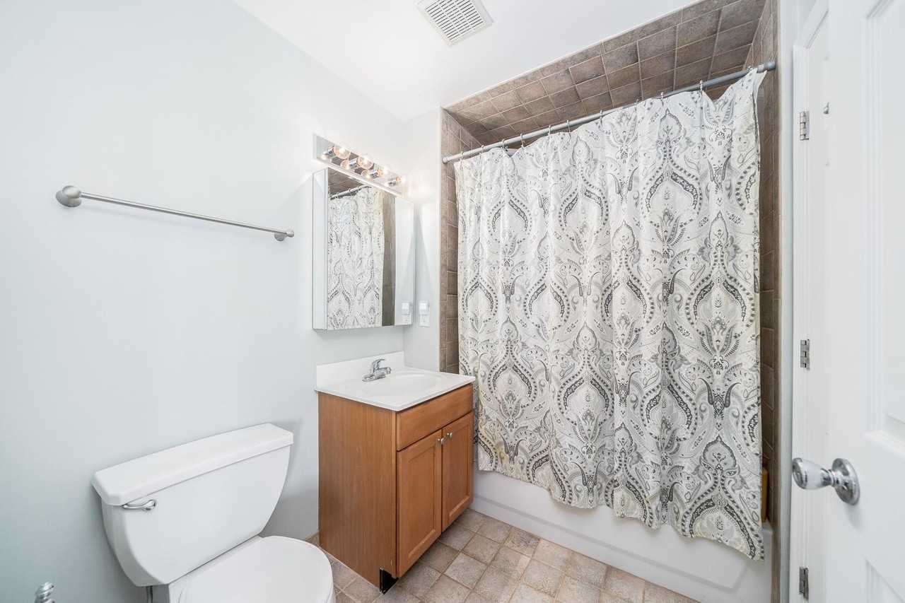 1120 Clinton St #1120 - Photo 6 of 11