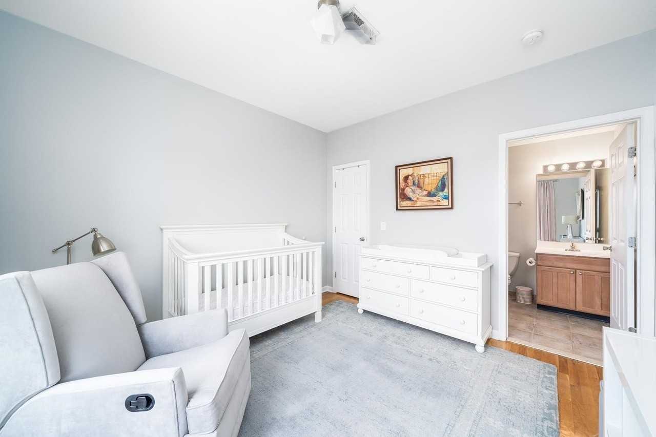 1120 Clinton St #1120 - Photo 7 of 11