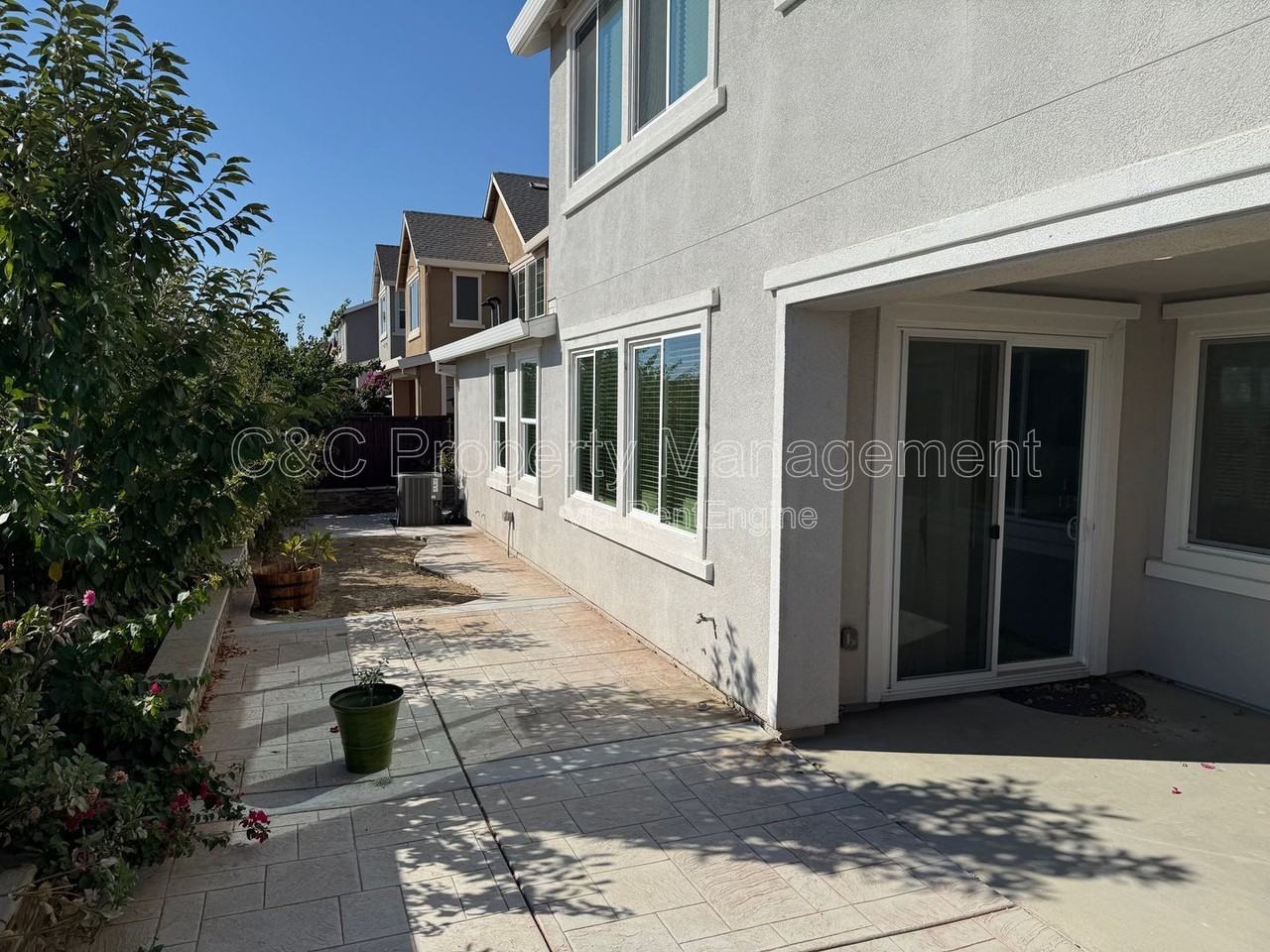 1510 S Barker St - Photo 2 of 18