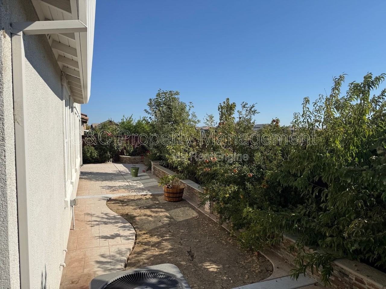 1510 S Barker St - Photo 3 of 18