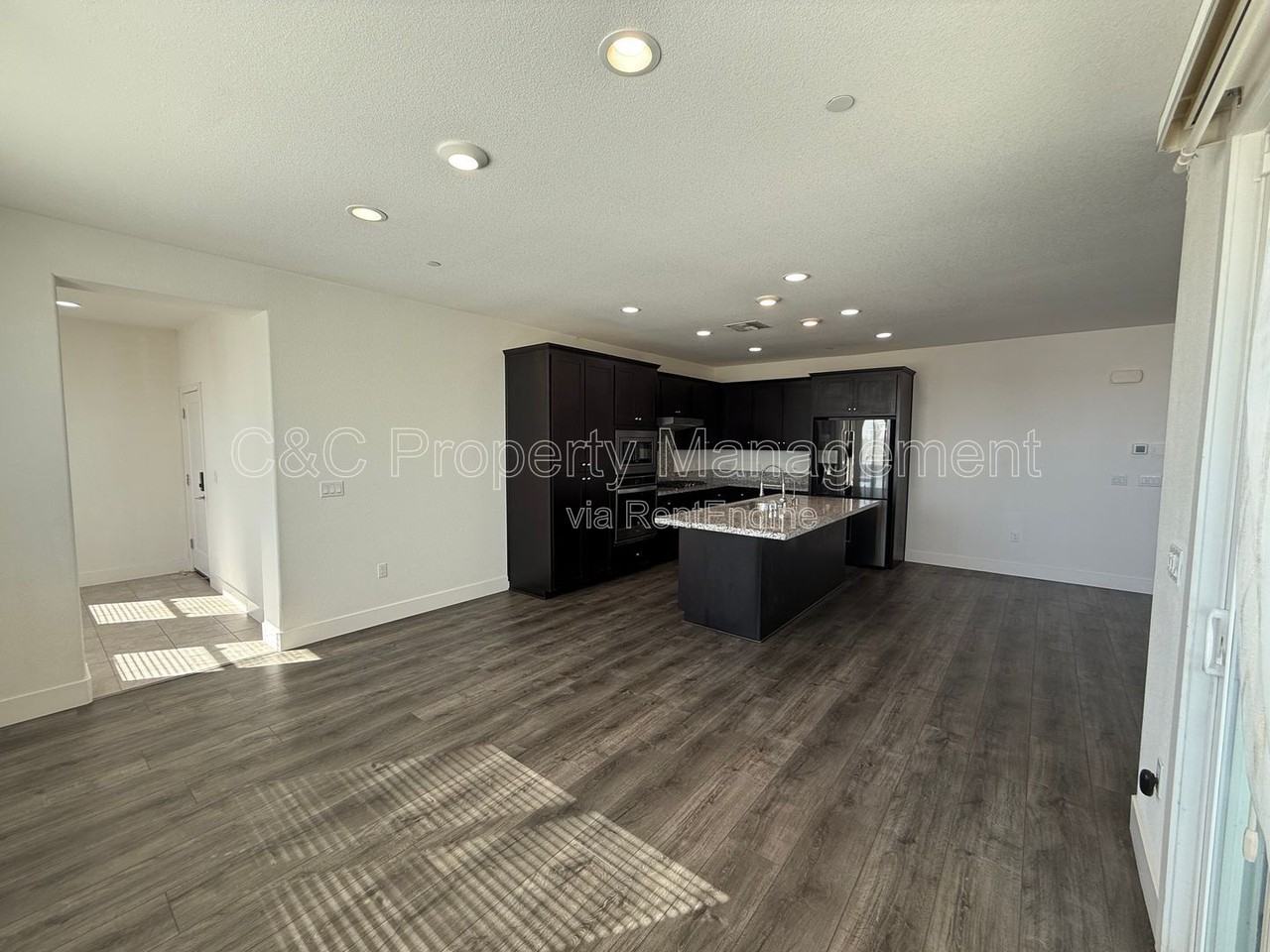 1510 S Barker St - Photo 7 of 18