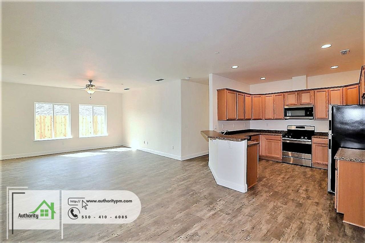 2530 Rainbow Ln #A - Photo 6 of 17