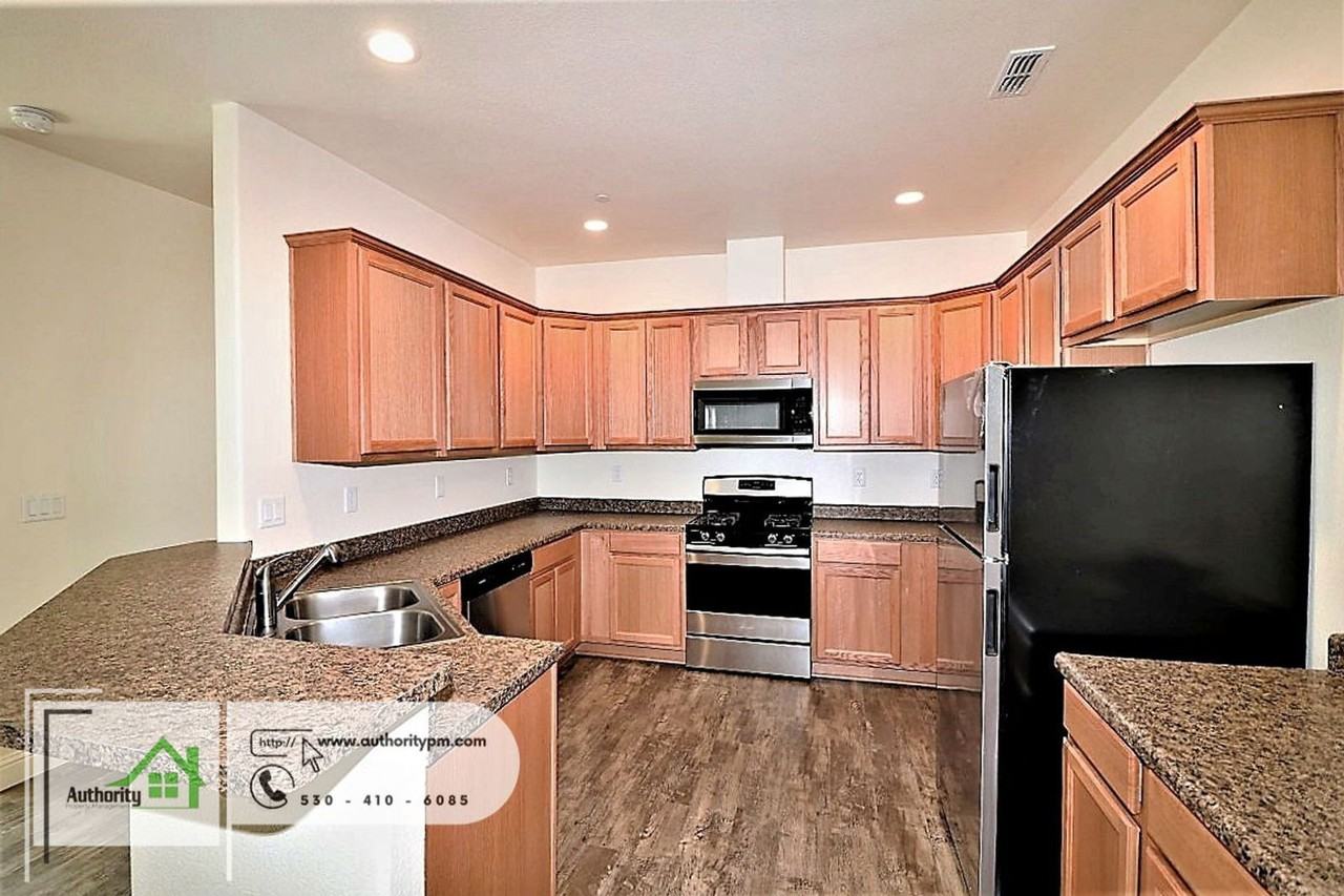 2530 Rainbow Ln #A - Photo 7 of 17