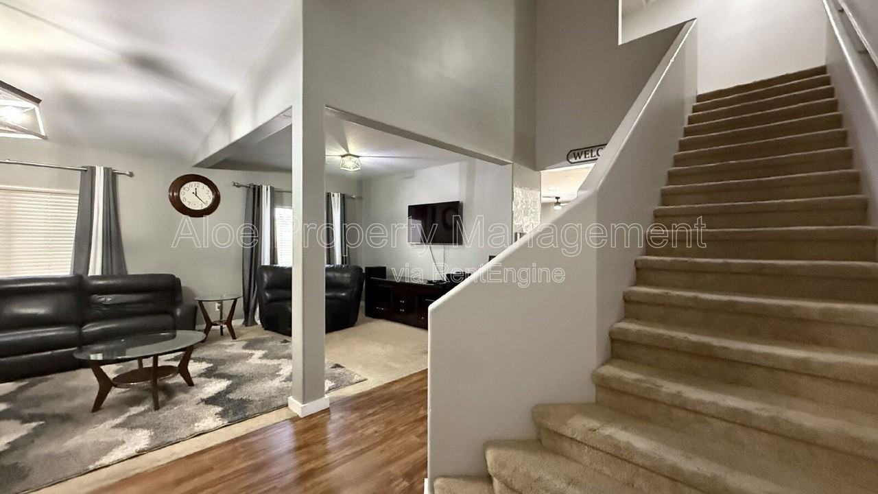 3552 North Excalibur Place - Photo 3 of 50