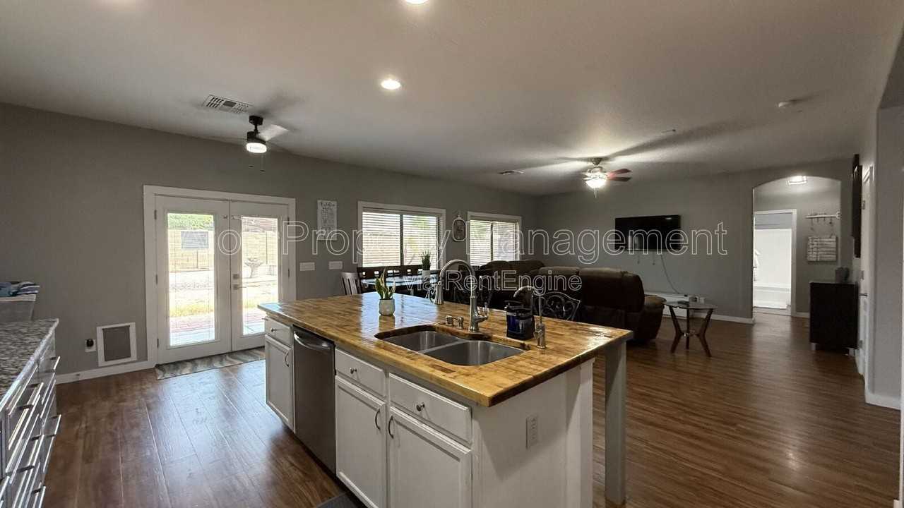 3552 North Excalibur Place - Photo 6 of 50