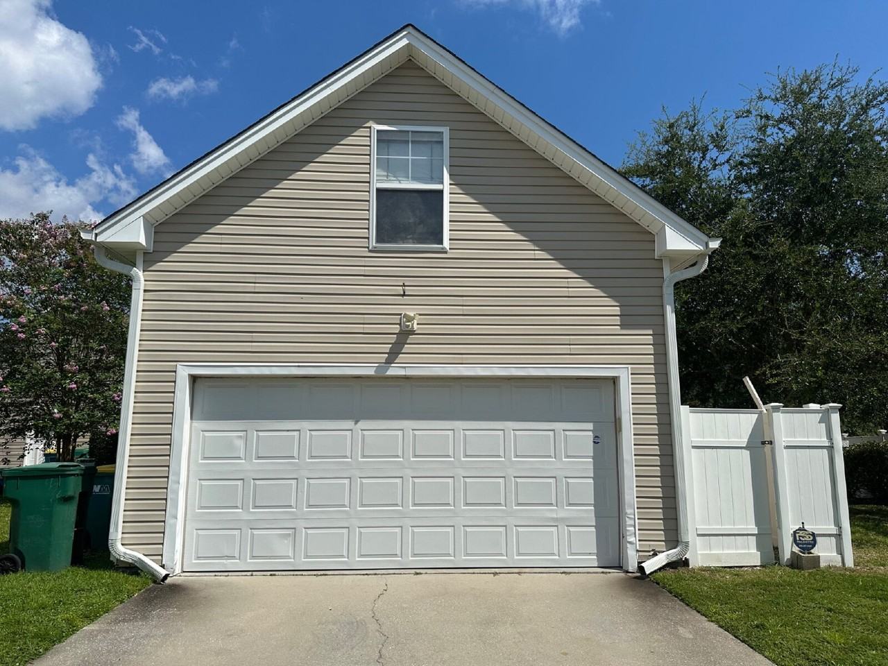 85 Pin Oak St