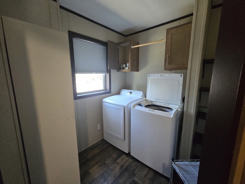 352 Gateway St - Photo 3 of 6