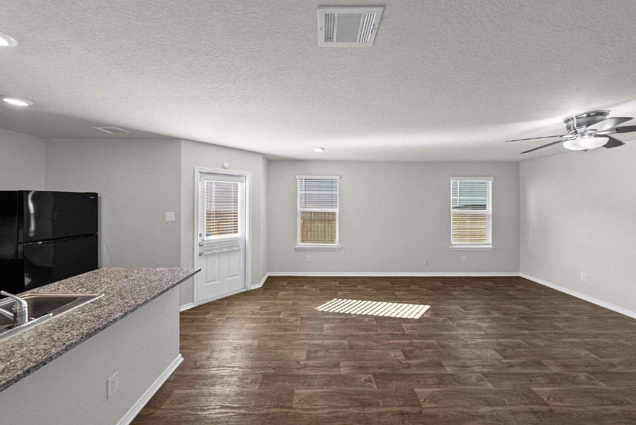 3232 Onion Crk - Photo 6 of 34