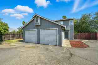 557 Kenbrook Ct #B - Photo 1 of 1