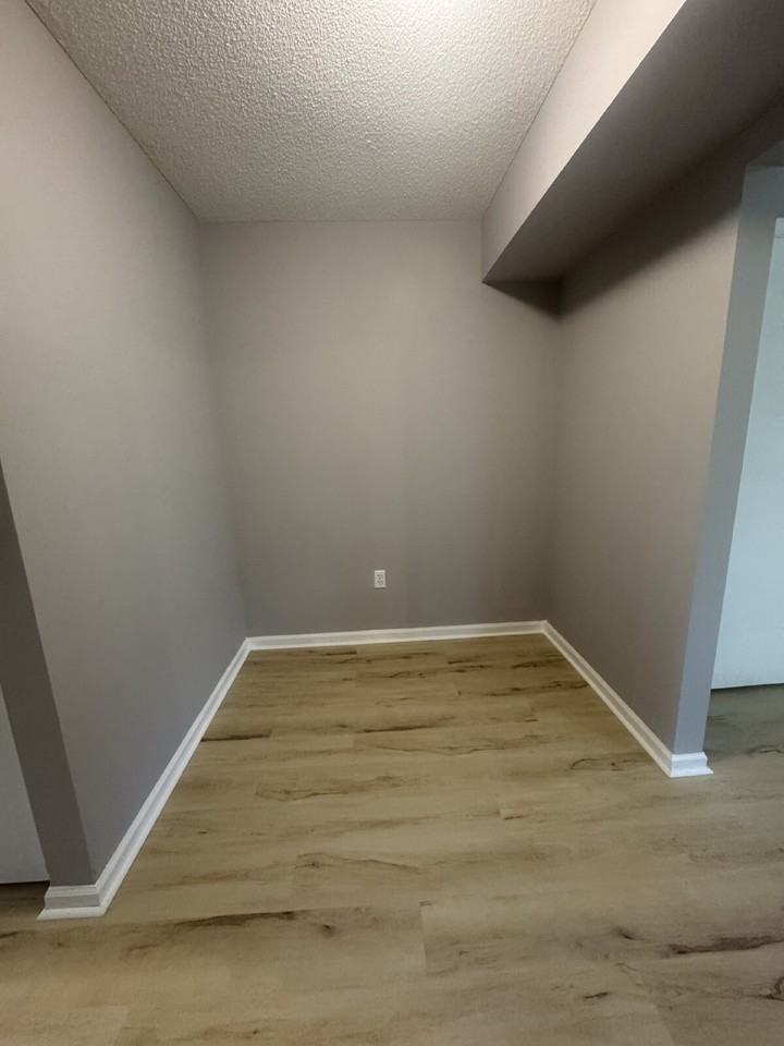 2020 Somerset Dr Apt 4 - Photo 5 of 9