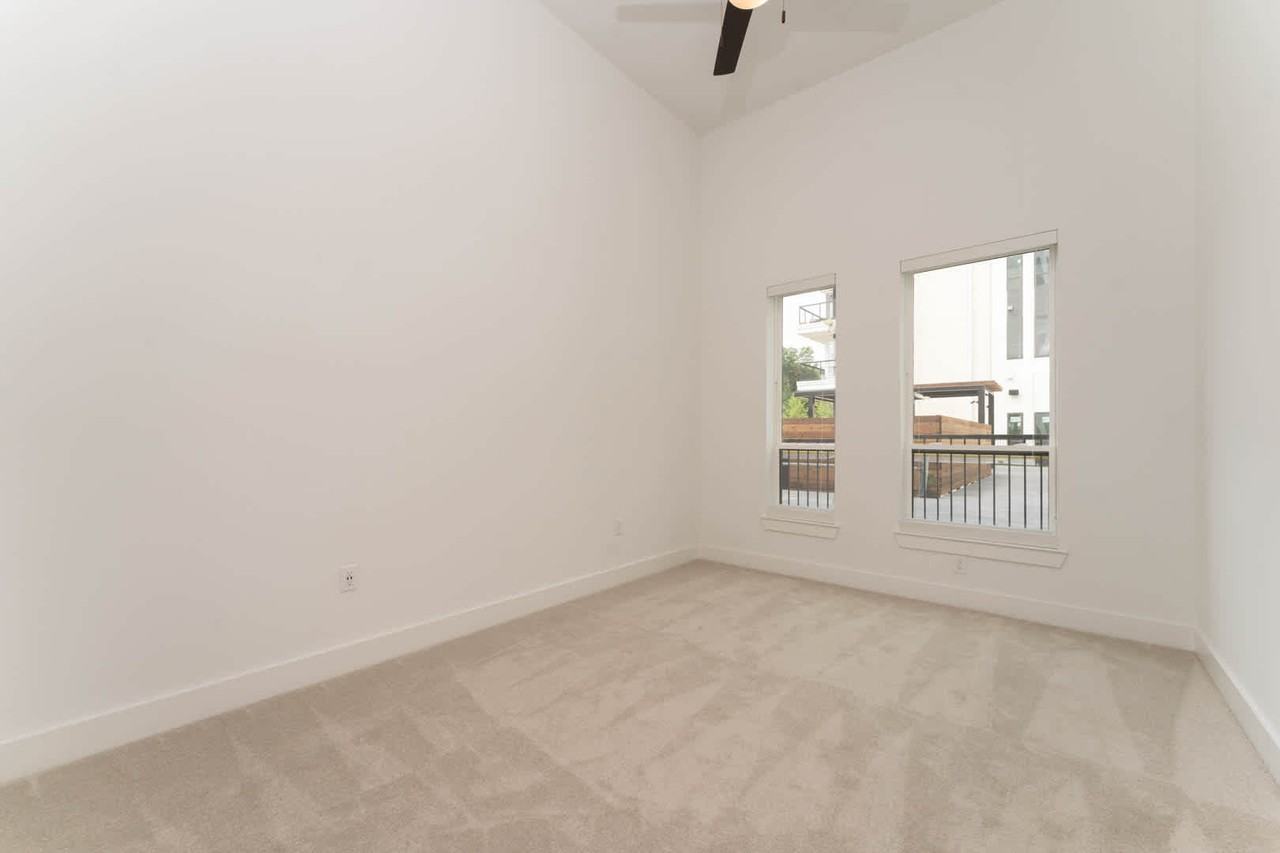 Lyle - Photo 3 of 50