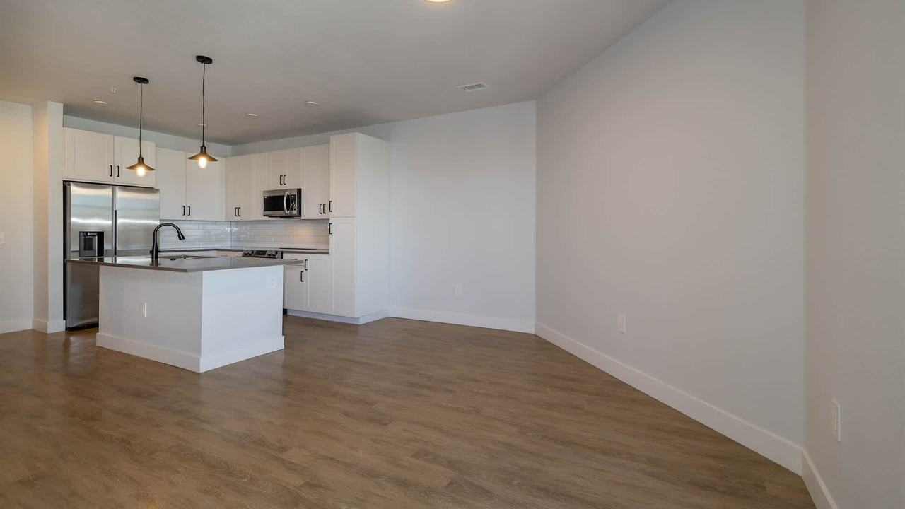 White Fence Farm - Photo 5 of 50