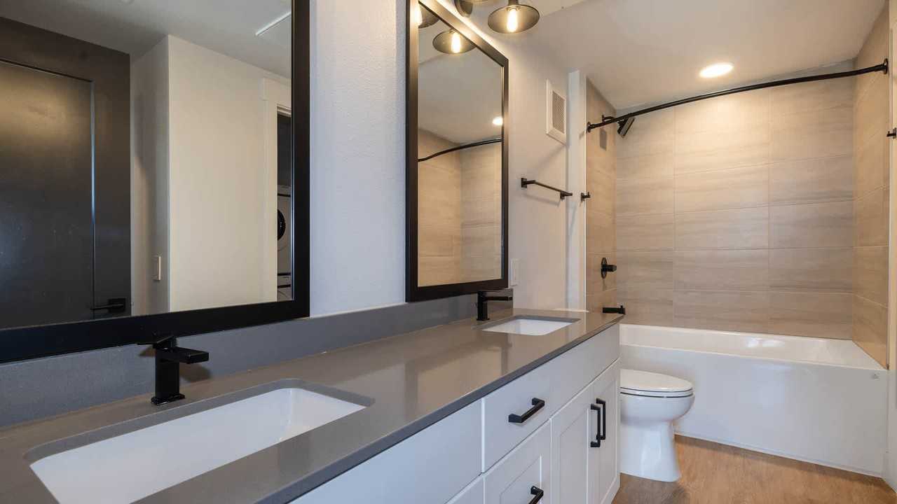 White Fence Farm - Photo 7 of 50