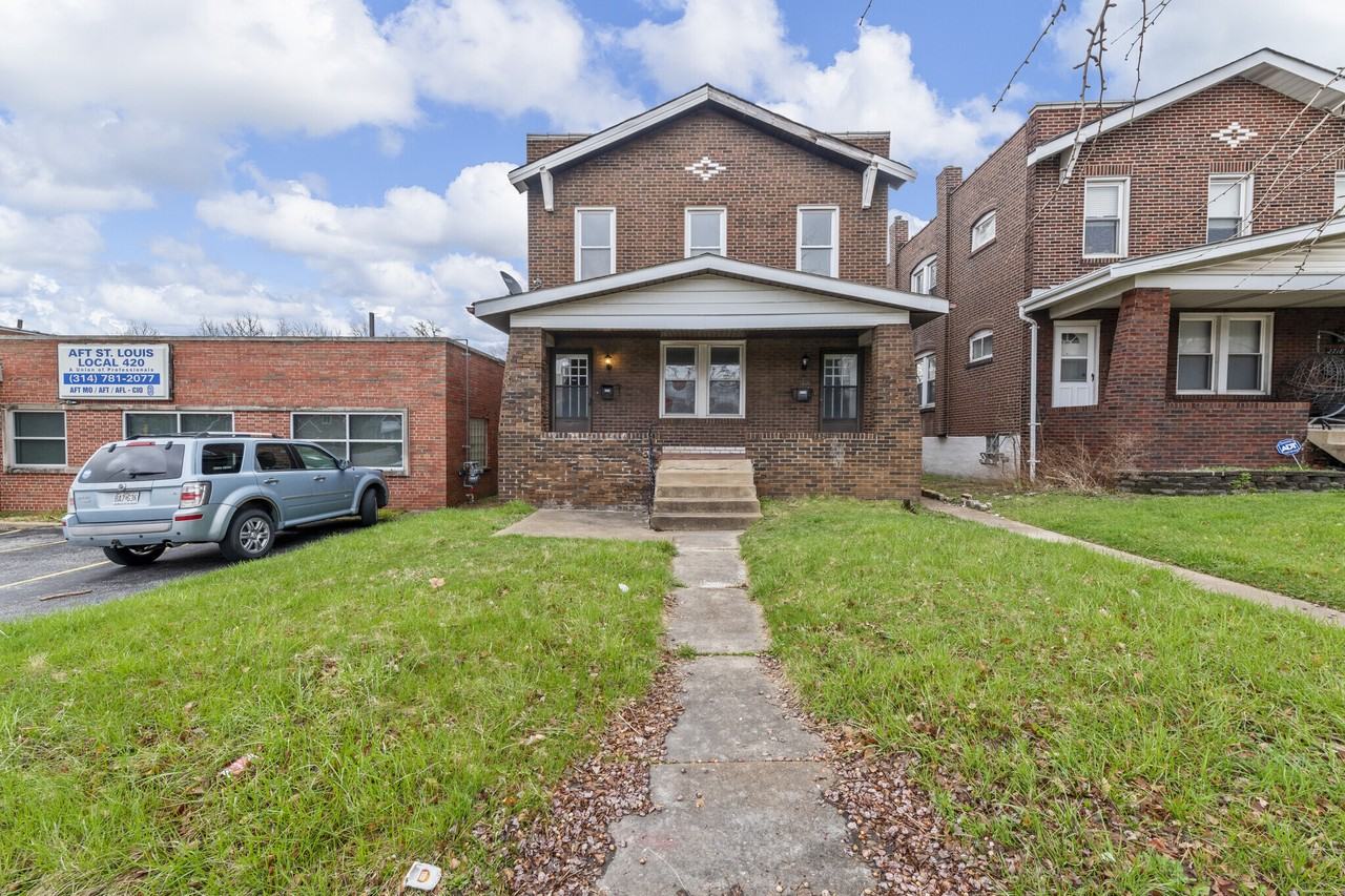 2714 Hampton Avenue #1