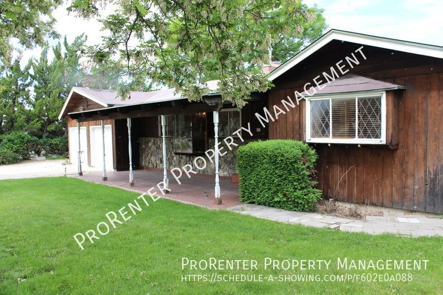 415 N 400 E - Photo 2 of 24