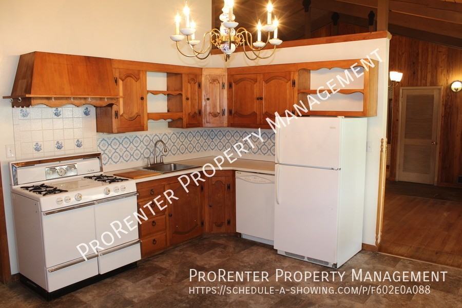 415 N 400 E - Photo 3 of 24