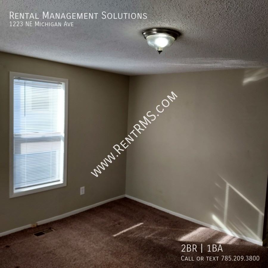 1223 Ne Michigan Ave - Photo 2 of 22