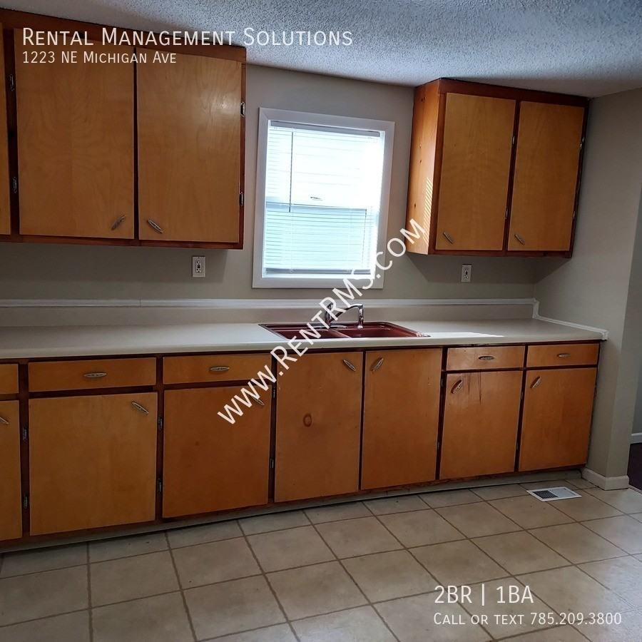 1223 Ne Michigan Ave - Photo 7 of 22