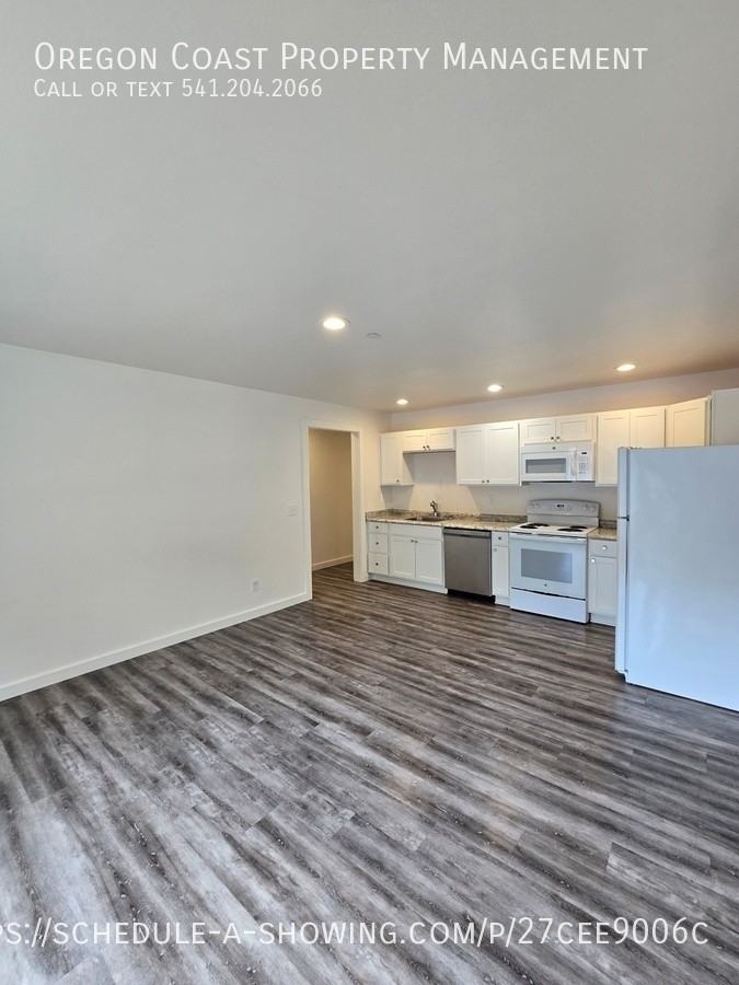 170 Sw Strawberry Ln #F - Photo 2 of 5