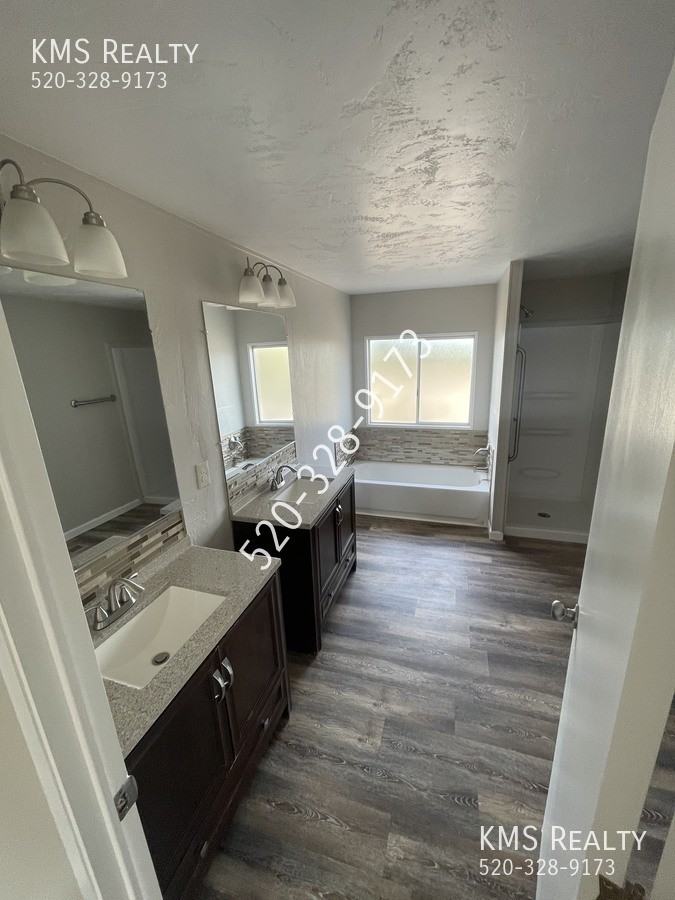 7425 N Coltsfoot Dr - Photo 3 of 7