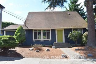 5055 7th Ave Ne - Photo 1 of 1