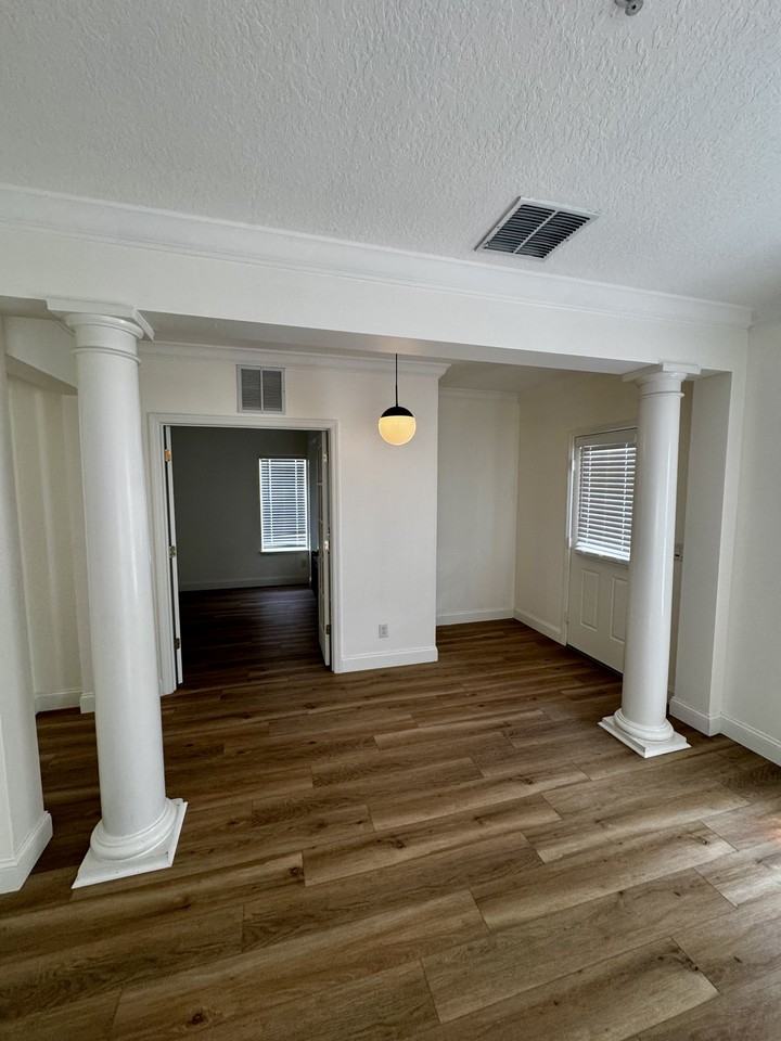 1542 Almond Ave #NA - Photo 3 of 18