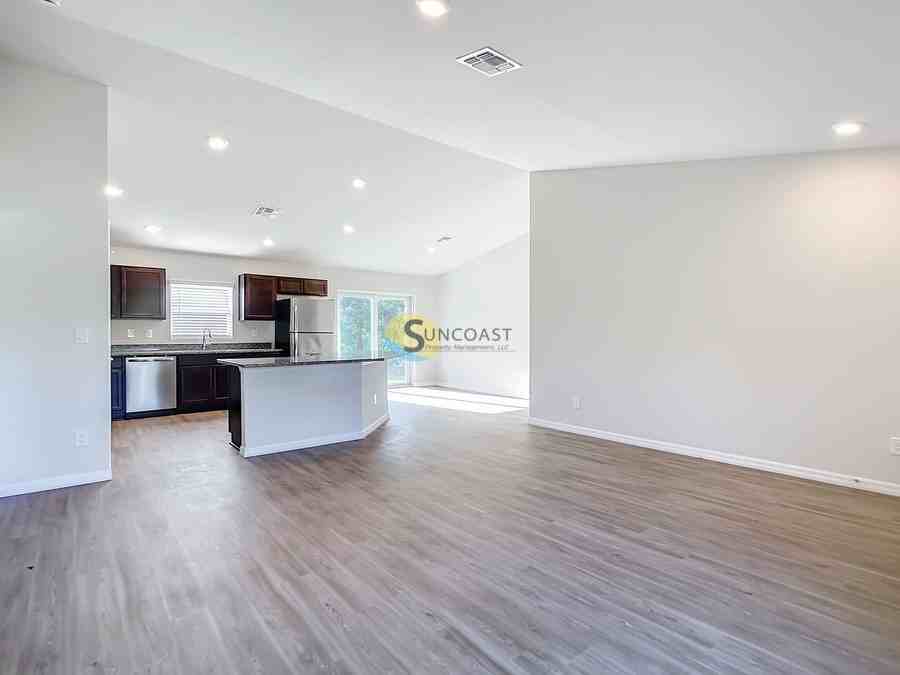 8013 Sw Highway 484 - Photo 5 of 34