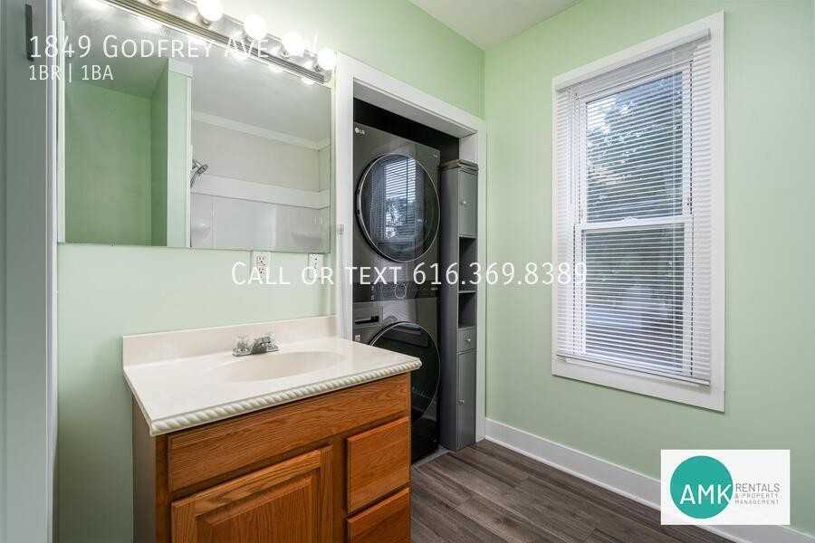 1849 Godfrey Avenue Southwest - Photo 4 of 14