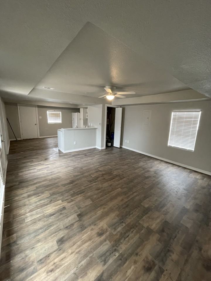 710 Sw 3rd St #NA - Photo 3 of 10