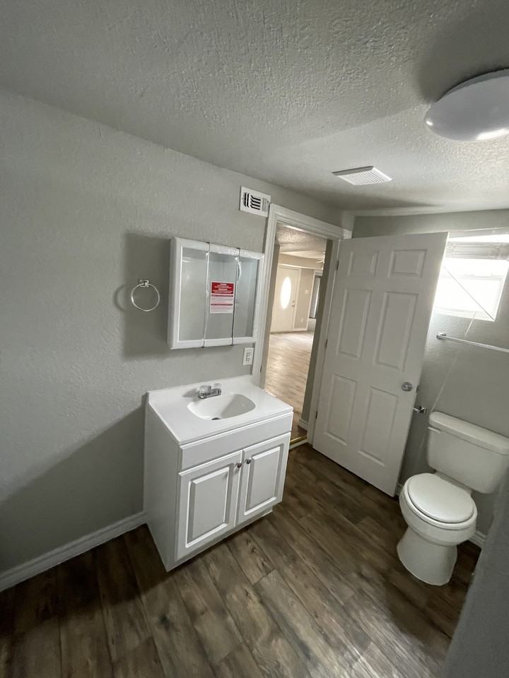 710 Sw 3rd St #NA - Photo 6 of 10