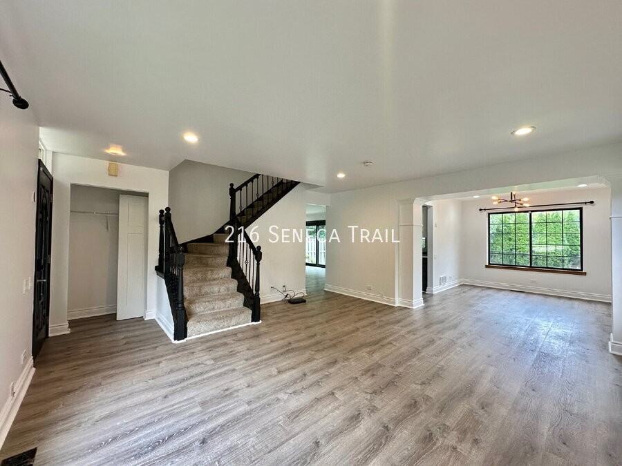 216 Seneca Trl - Photo 2 of 18